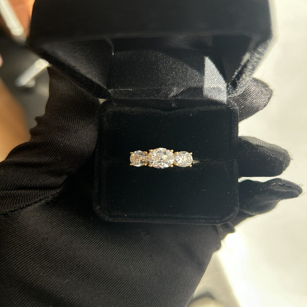 3 Stone Yellow Gold Ring | 2ct Center Diamond | 14k Gold | 3.6g